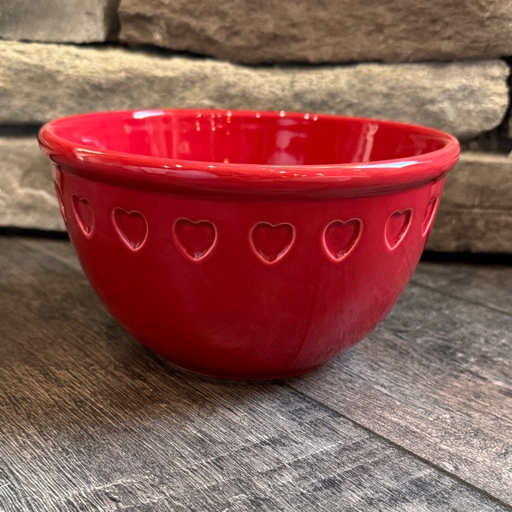 Chantal Red Heart Embossed Rim Bowl 5 1/2 Cups